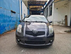 Grau Gebraucht 2008 Toyota Yaris Kleinwagen | 2.800 € (Fairer Preis)