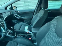 Schwarz Gebraucht 2016 Opel Astra Active Limousine | 8.900 € (Guter Preis)