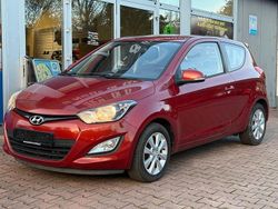 Rot Gebraucht 2014 Hyundai i20 Edition Kleinwagen | 5.700 € (Fairer Preis)