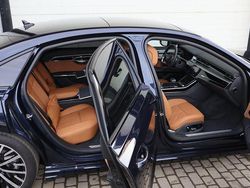Blau Gebraucht 2025 Audi A8L Exclusive Limousine | 105.000 € (Teuer)