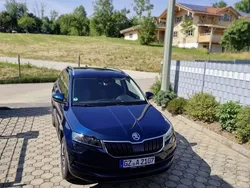 Blau Gebraucht 2020 Skoda Karoq Drive SUV | 22.999 € (Fairer Preis)