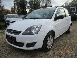 Weiß Gebraucht 2007 Ford Fiesta Style Kleinwagen | 2.350 € (Fairer Preis)