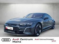 Grau Gebraucht 2022 Audi e-tron SUV | 70.980 € (Teuer)