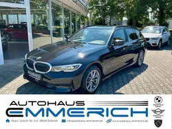 Schwarz Gebraucht 2021 BMW 320 Advantage Kombi | 23.900 € (Fairer Preis)