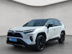 Weiß Gebraucht 2024 Toyota RAV4 Hybrid Style SUV | 41.880 € (Fairer Preis)