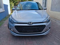 Silber Gebraucht 2017 Hyundai i20 GO! Limousine | 7.499 € (Fairer Preis)