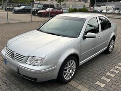 Silber Gebraucht 2001 VW Bora Limousine | 1.800 € (Etwas zu teuer)