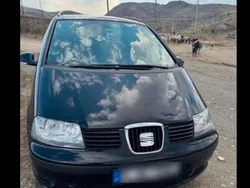 Schwarz Gebraucht 2009 Seat Alhambra Van / Kleinbus | 3.600 € (Fairer Preis)