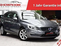 Grau (pebble grey / metallic) Gebraucht 2017 Volvo V60 Inscription Kombi | 18.990 €