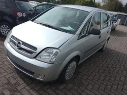 Silber Gebraucht 2004 Opel Meriva Van / Kleinbus | 3.900 € (Teuer)