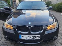 Schwarz Gebraucht 2011 BMW 318 Sport Line Kombi | 3.700 € (Fairer Preis)