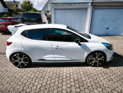 Weiß Gebraucht 2015 Renault Clio IV Limousine | 11.950 € (Fairer Preis)