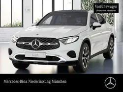 Weiß Gebraucht 2024 Mercedes GLC200 SUV | 56.500 € (Etwas zu teuer)