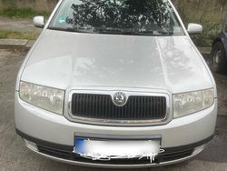 Grau Gebraucht 2004 Skoda Fabia Kleinwagen | 3.300 € (Etwas zu teuer)