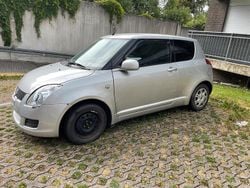Grau Gebraucht 2010 Suzuki Swift Kleinwagen | 2.650 € (Guter Preis)