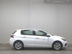 Weiss Gebraucht 2021 Peugeot 308 Active Limousine | 11.980 € (Superpreis)
