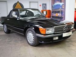 Schwarz Gebraucht 1987 Mercedes 560 Cabrio | 30.990 €