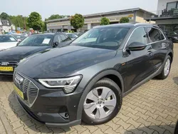 Manhattangrau metallic Gebraucht 2020 Audi e-tron Sport SUV | 32.990 € (Superpreis)