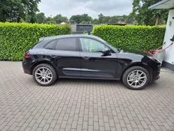 Schwarz Gebraucht 2015 Porsche Macan SUV | 39.000 €