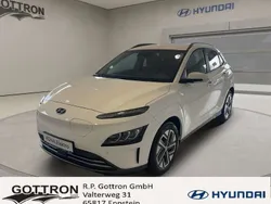 Atlas white / sol Gebraucht 2023 Hyundai Kona Trend SUV | 36.900 € (Teuer)