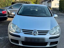 Silber Gebraucht 2004 VW Golf V Kleinwagen | 1.100 € (Guter Preis)