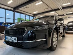 Schwarz Gebraucht 2024 Skoda Octavia Exclusive Kombi | 32.990 € (Fairer Preis)