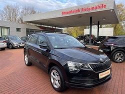 Schwarz (metallic) Gebraucht 2022 Skoda Karoq Ambition SUV | 18.790 € (Superpreis)