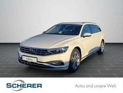 Weiß (metallic) Gebraucht 2023 VW Passat Elegance Kombi | 26.880 € (Fairer Preis)