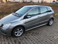 Silber Gebraucht 2005 Mercedes B200 Van / Kleinbus | 5.750 €