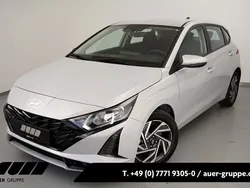 Grau Neu 2024 Hyundai i20 Trend Limousine | 17.490 € (Superpreis)