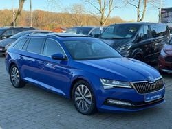 Blau Gebraucht 2021 Skoda Superb Premium Edition Kombi | 22.990 € (Fairer Preis)