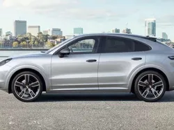 Silber Gebraucht 2023 Porsche Cayenne SUV | 84.999 € (Superpreis)