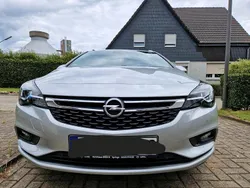 Silber Gebraucht 2016 Opel Astra Kombi | 11.400 € (Etwas zu teuer)