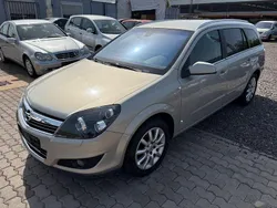 Silber Gebraucht 2008 Opel Astra Innovation Limousine | 2.650 € (Fairer Preis)