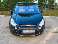 Schwarz Gebraucht 2011 Ford S-MAX S Van / Kleinbus | 9.250 € (Etwas zu teuer)