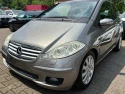 Braun Gebraucht 2006 Mercedes A200 Kleinwagen | 400 €
