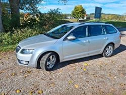 Silber Gebraucht 2015 Skoda Octavia Ambition Kombi | 11.700 € (Fairer Preis)