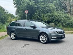 Grau Gebraucht 2018 Skoda Octavia Clever Kombi | 14.350 € (Guter Preis)