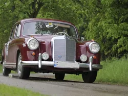 Rot Gebraucht 1959 Mercedes 220 SE Limousine | 32.000 €