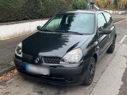 Schwarz Gebraucht 2003 Renault Clio II Kleinwagen | 1.500 € (Fairer Preis)