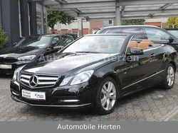 Schwarz unilack Gebraucht 2011 Mercedes E200 Cabrio | 14.900 € (Fairer Preis)
