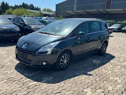 Blau Gebraucht 2012 Peugeot 5008 Business-Line Van / Kleinbus | 3.950 € (Fairer Preis)