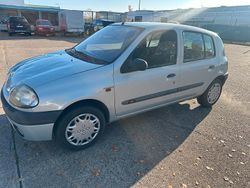 Gebraucht 2002 Renault Clio II Limousine | 999 €