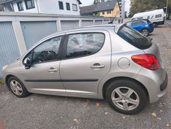 Grau Gebraucht 2008 Peugeot 207 Kleinwagen | 1.890 € (Guter Preis)