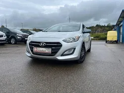 Silber Gebraucht 2017 Hyundai i30 Trend Limousine | 10.490 € (Guter Preis)
