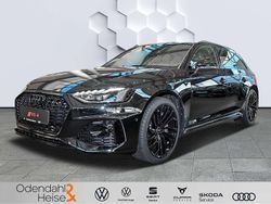 Mythosschwarz (metallic) Gebraucht 2024 Audi RS4 Ambiente Kombi | 78.980 € (Etwas zu teuer)