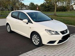 Weiß Gebraucht 2017 Seat Ibiza ST Kombi | 8.900 €