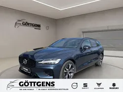 Blau Gebraucht 2022 Volvo V60 R-Design Kombi | 34.290 € (Superpreis)