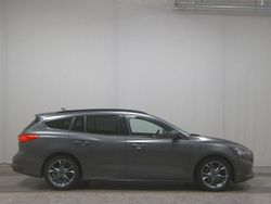 Grau Gebraucht 2021 Ford Focus ST-Line Kombi | 10.790 €
