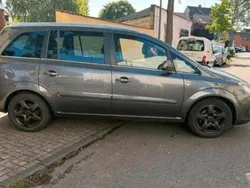 Silber Gebraucht 2010 Opel Zafira Van / Kleinbus | 3.300 € (Fairer Preis)